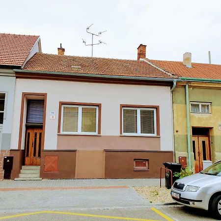 Cechovka Apartment Breclav ภายนอก รูปภาพ