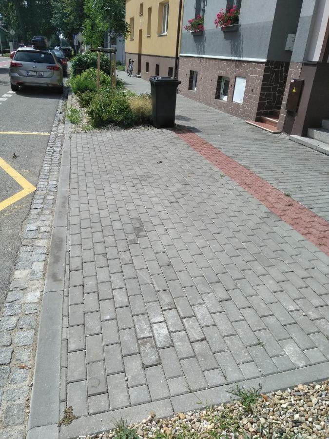Cechovka Apartment Breclav ภายนอก รูปภาพ