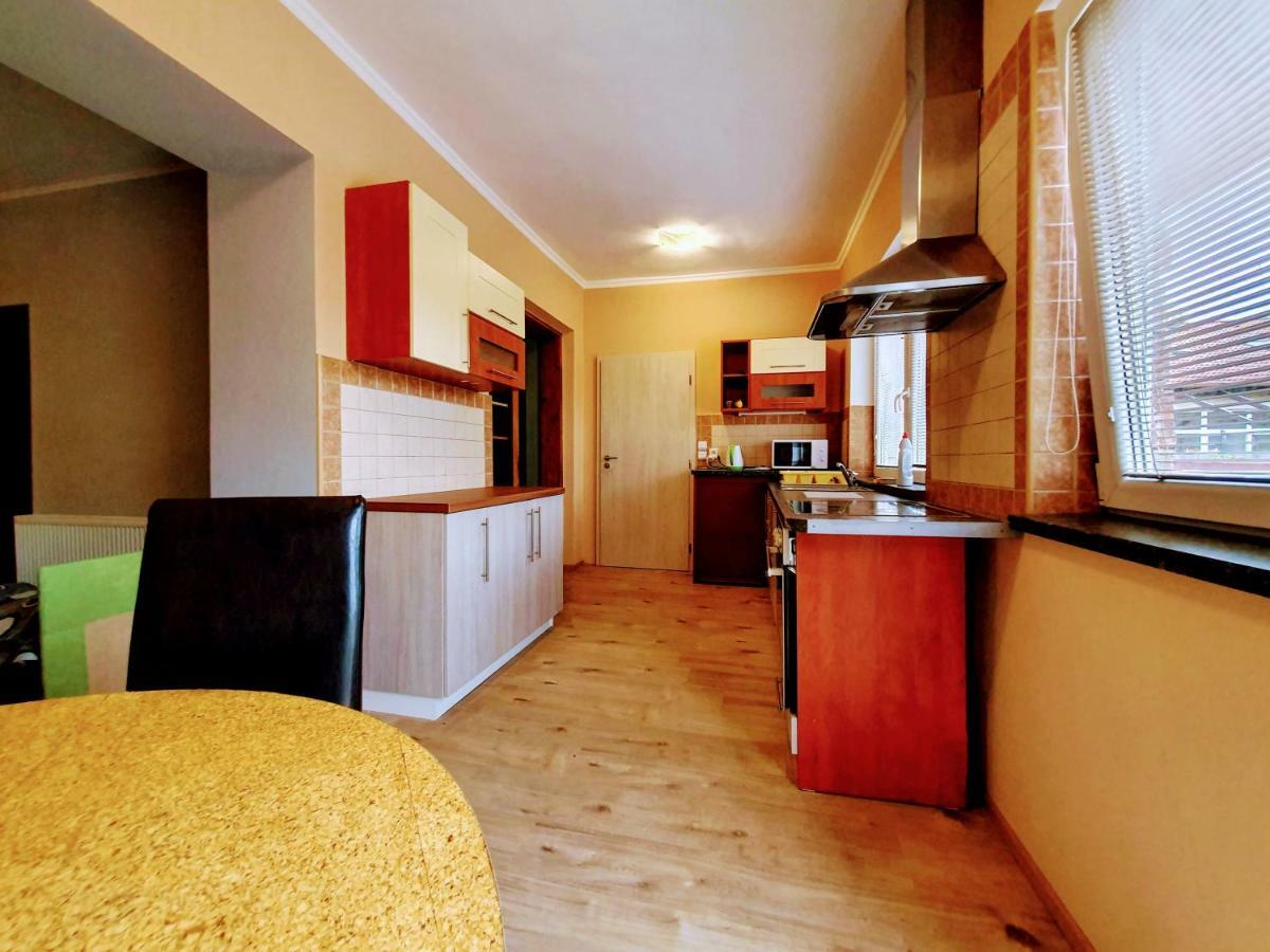 Cechovka Apartment Breclav ภายนอก รูปภาพ